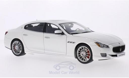 Maserati Quattroporte 1/18 AUTOart GTS metallic white 2015 diecast model cars