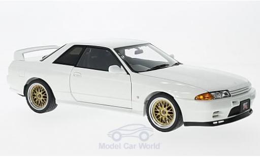Nissan Skyline 1/18 AUTOart GT-R (R32) V-Spec II white RHD 1991 Tuned Version diecast model cars