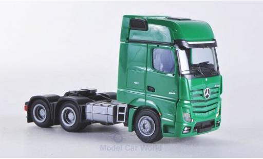 Diecast model cars Mercedes Actros 1/87 AWM 2 Giga. green Aerop.-Zugmaschine 3-achsig green Mercedes Actros 1/87 AWM 2 Giga. green Aerop.-Zugmaschine 3-achsig green diecast model cars