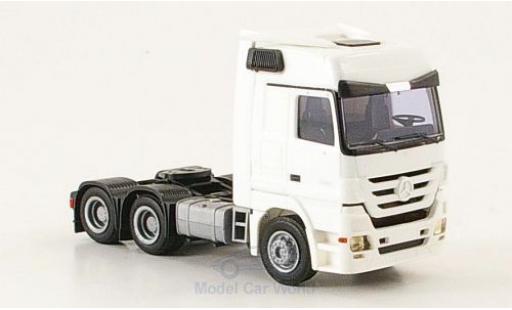 Diecast model cars Mercedes Actros 1/87 AWM 2560 MP3 3-Achser Aerop. white Mercedes Actros 1/87 AWM 2560 MP3 3-Achser Aerop. white diecast model cars