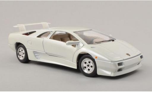 Diecast model cars Lamborghini Diablo 1/24 Burago metallic white Lamborghini Diablo 1/24 Burago metallic white diecast model cars