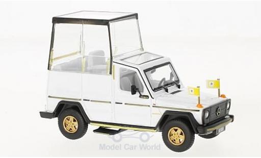 Mercedes 230 1/43 Burago GE white PAPAMOBILE 2010 diecast model cars