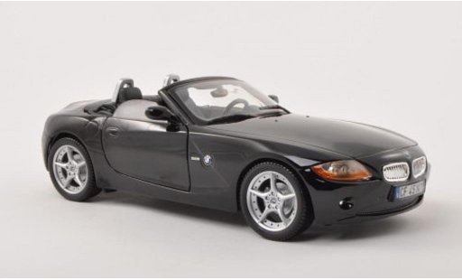 Bmw Z4 roadster 1/18 Burago E85 black hood geoffnet 2003 diecast model cars