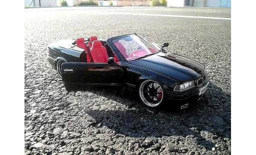 Bmw 325 Cabriolet 1/18 Maisto E36 black interieur cuir red jantes blacks bords chromes diecast model cars
