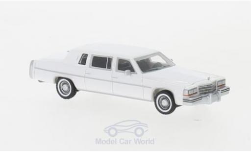 Diecast model cars Cadillac Fleetwood 1/87 BoS Models Formal Limousine white 1980 Cadillac Fleetwood 1/87 BoS Models Formal Limousine white 1980 diecast model cars