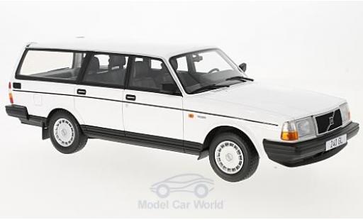 Diecast model cars Volvo 240 GL 1/18 BoS Models GL white 1989 Volvo 240 GL 1/18 BoS Models GL white 1989 diecast model cars