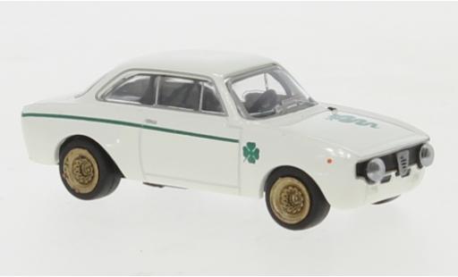 Diecast model cars Alfa Romeo GT 1/87 Brekina A 1300 white 1965 Alfa Romeo GT 1/87 Brekina A 1300 white 1965 diecast model cars