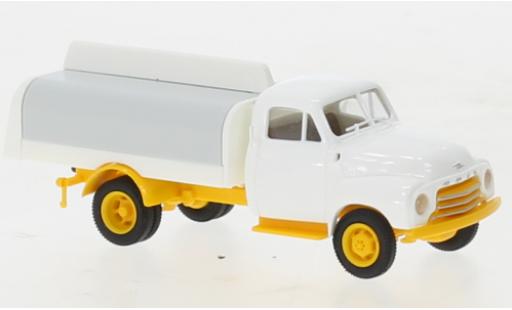 Diecast model cars Opel Blitz 1/87 Brekina Geränkeaufbau white/yellow 1952 Opel Blitz 1/87 Brekina Geränkeaufbau white/yellow 1952 diecast model cars