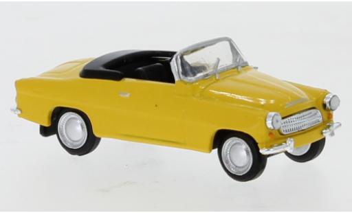 Diecast model cars Skoda Felicia 1/87 Brekina yellow 1959 Skoda Felicia 1/87 Brekina yellow 1959 diecast model cars