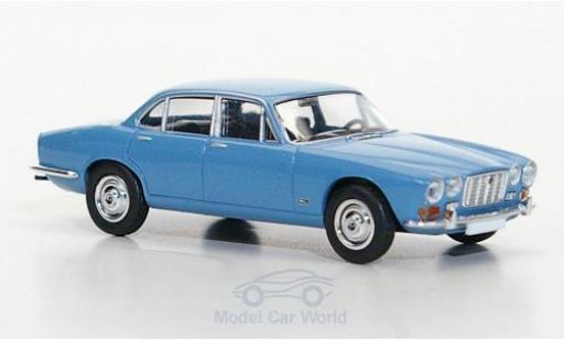 Diecast model cars Jaguar XJ 6 1/87 Brekina 6 blue Jaguar XJ 6 1/87 Brekina 6 blue diecast model cars
