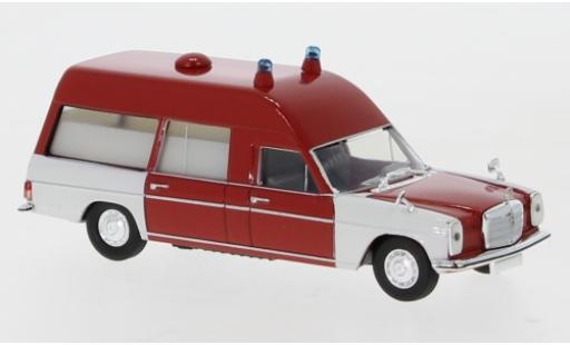Diecast model cars Mercedes /8 1/87 Brekina KTW red/white 1970 Mercedes /8 1/87 Brekina KTW red/white 1970 diecast model cars