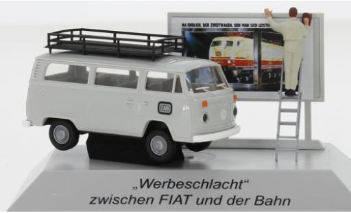 Diecast model cars Volkswagen T2 1/87 Brekina Kombi DB 1973 avec Plakatwand Volkswagen T2 1/87 Brekina Kombi DB 1973 avec Plakatwand diecast model cars