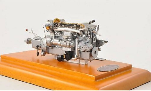 Bugatti 57 SC 1/18 CMC Motor-Aggregat 1938 diecast model cars