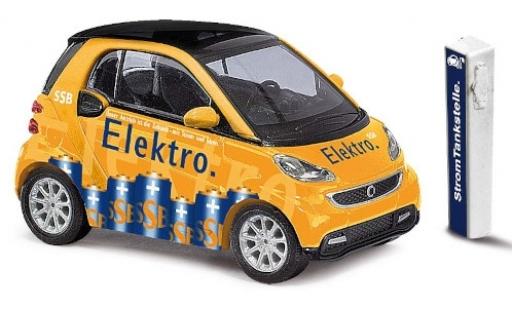 Smart ForTwo 1/87 Busch Fortwo SSB 2012 avec Zapfsäule diecast model cars