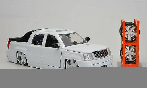 Cadillac Escalade tuning 1/24 Jada Toys EXT white 2002 diecast model cars