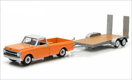 Chevrolet C-10 Pickup 1/64 Greenlight Pick-Up with 2-Achs-Flachbetthanger 1969 diecast model cars