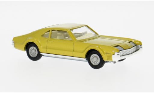 Diecast model cars Oldsmobile Toronado 1/50 Corgi gelb 1967 1:50 Oldsmobile Toronado 1/50 Corgi gelb 1967 1:50 diecast model cars