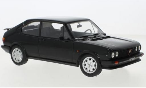 Alfa Romeo Alfasud 1/18 Cult Scale Models Ti schwarz 1983 1:18 diecast model cars