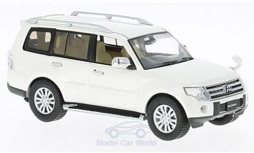 Diecast model cars Mitsubishi Pajero 1/43 First 43 Models 4WD metallic white RHD 2010 Mitsubishi Pajero 1/43 First 43 Models 4WD metallic white RHD 2010 diecast model cars
