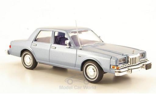 Dodge Diplomat 1/43 First Response metallic blue 1985 mit reichhaltigem Zubehör diecast model cars