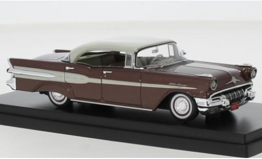 Diecast model cars Pontiac Star Chief 1/43 Goldvarg Collections Hardtop metallic red foncé/beige 1957 Pontiac Star Chief 1/43 Goldvarg Collections Hardtop metallic red foncé/beige 1957 diecast model cars