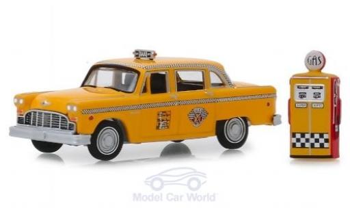 Diecast model cars Checker Marathon 1/64 Greenlight Special 1978 mit Vintage-Zapfsäule Checker Marathon 1/64 Greenlight Special 1978 mit Vintage-Zapfsäule diecast model cars