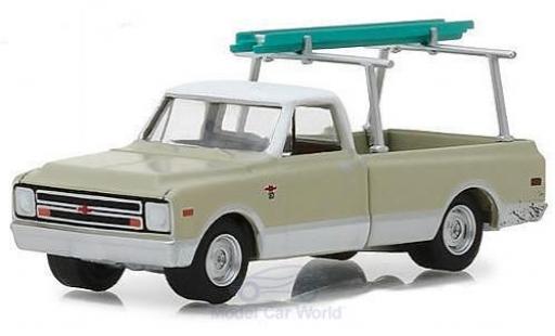 Chevrolet C-10 1/64 Greenlight beige/white 1970 mit Leiter diecast model cars