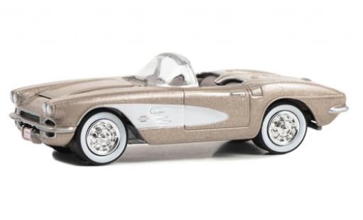 Chevrolet Corvette 1/64 Greenlight (C1) Cabriolet metallise beige 1961 1:64 diecast model cars