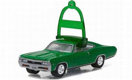 Diecast model cars Chevrolet Impala 1/64 Greenlight SS metallic green/Dekor 1967 Holiday Ornaments Series 1 ohne Vitrine Chevrolet Impala 1/64 Greenlight SS metallic green/Dekor 1967 Holiday Ornaments Series 1 ohne Vitrine diecast model cars