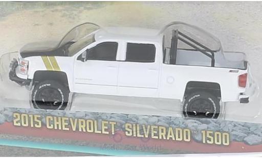 Chevrolet Silverado 1/64 Greenlight 1500 white/black 2015 diecast model cars