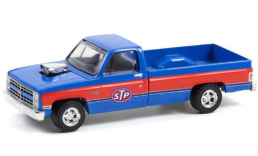 Diecast model cars Chevrolet Silverado 1/64 Greenlight Custom STP 1987 Chevrolet Silverado 1/64 Greenlight Custom STP 1987 diecast model cars
