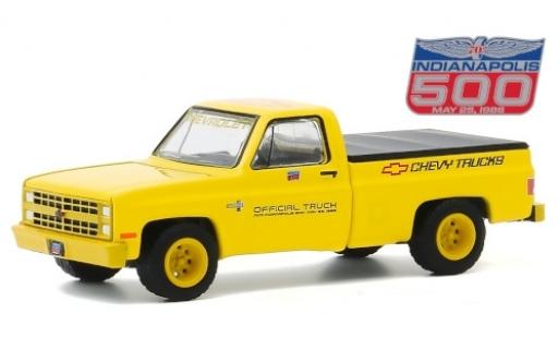 Diecast model cars Chevrolet Silverado 1/64 Greenlight yellow/Dekor Official Truck 1986 70th Annual Indianapolis 500 Mile Race Chevrolet Silverado 1/64 Greenlight yellow/Dekor Official Truck 1986 70th Annual Indianapolis 500 Mile Race diecast model cars