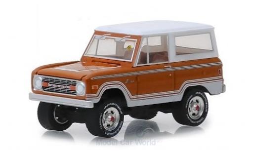 Diecast model cars Ford Bronco 1/64 Greenlight Ranger brown/white 1977 Ford Bronco 1/64 Greenlight Ranger brown/white 1977 diecast model cars