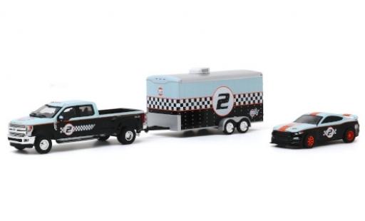 Diecast model cars Ford F-350 1/64 Greenlight Lariat Gulf 2019 avec Remorque porte-voiture et Shelby GT350R No.2 Ford F-350 1/64 Greenlight Lariat Gulf 2019 avec Remorque porte-voiture et Shelby GT350R No.2 diecast model cars