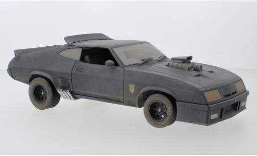 Ford Falcon 1/18 Greenlight XB RHD Mad Max - Last of the V8 Interceptors 1973 avec Verwitterungseffekt diecast model cars
