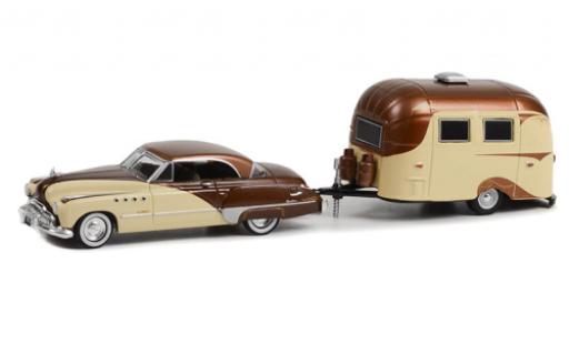 Diecast model cars Buick Roadmaster 1/64 Greenlight Hardtop brun/beige 1949 Buick Roadmaster 1/64 Greenlight Hardtop brun/beige 1949 diecast model cars