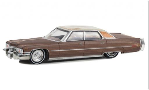 Diecast model cars Cadillac Sedan 1/64 Greenlight DeVille metallise braun/white 1973 Cadillac Sedan 1/64 Greenlight DeVille metallise braun/white 1973 diecast model cars