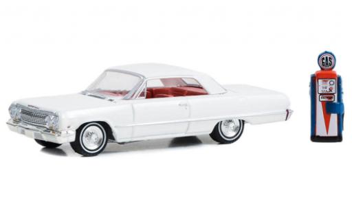 Chevrolet Bel Air 1/64 Greenlight Bel air white 1963 diecast model cars