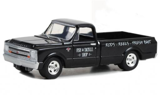 Chevrolet C-10 1/64 Greenlight Poisson & Tackle Shop 1968 diecast model cars