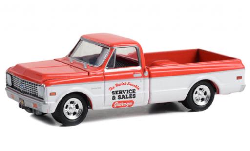 Chevrolet C-10 1/64 Greenlight red/white 1972 diecast model cars