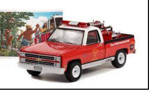 Diecast model cars Chevrolet C-20 1/64 Greenlight red/white Smokey Bear 1984 Chevrolet C-20 1/64 Greenlight red/white Smokey Bear 1984 diecast model cars