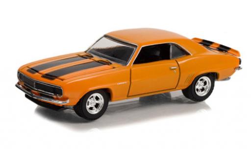 Chevrolet Camaro 1/64 Greenlight RS orange/black Counting Cars 1967 diecast model cars