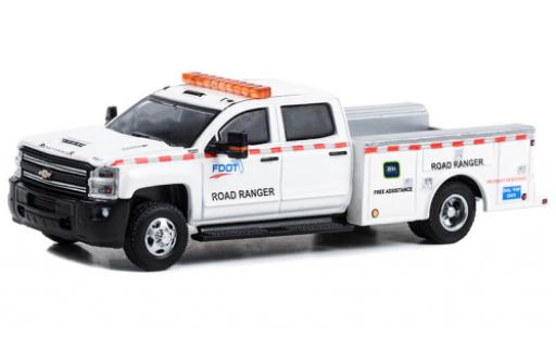 Diecast model cars Chevrolet Silverado 1/64 Greenlight 3500 Dually Service Bed pie 2018 Chevrolet Silverado 1/64 Greenlight 3500 Dually Service Bed pie 2018 diecast model cars
