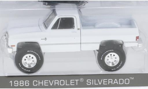 Diecast model cars Chevrolet Silverado 1/64 Greenlight Squarebody white 1986 Chevrolet Silverado 1/64 Greenlight Squarebody white 1986 diecast model cars