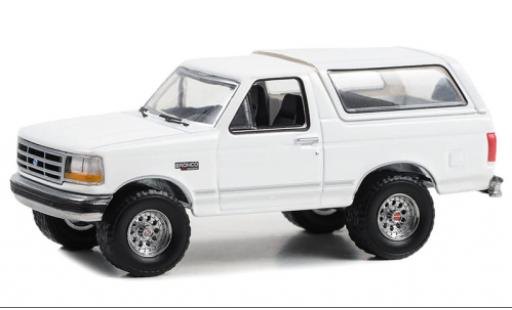 Diecast model cars Ford Bronco 1/64 Greenlight XLT white 1993 Ford Bronco 1/64 Greenlight XLT white 1993 diecast model cars