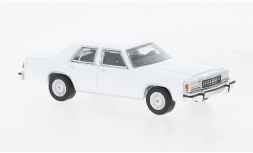 Diecast model cars Ford LTD 1/64 Greenlight Crown Victoria white 1980 Ford LTD 1/64 Greenlight Crown Victoria white 1980 diecast model cars