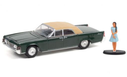 Lincoln Continental 1/64 Greenlight green 1965 avec figurine diecast model cars
