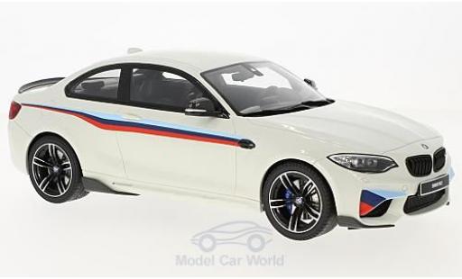 Diecast model cars Bmw M2 1/18 GT Spirit M Performance white/Dekor 2016 Bmw M2 1/18 GT Spirit M Performance white/Dekor 2016 diecast model cars