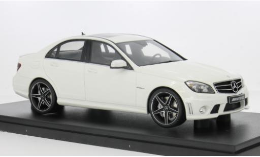 Diecast model cars Mercedes Classe C 1/18 GT Spirit C63 AMG weiss 2007 1:18 Mercedes Classe C 1/18 GT Spirit C63 AMG weiss 2007 1:18 diecast model cars