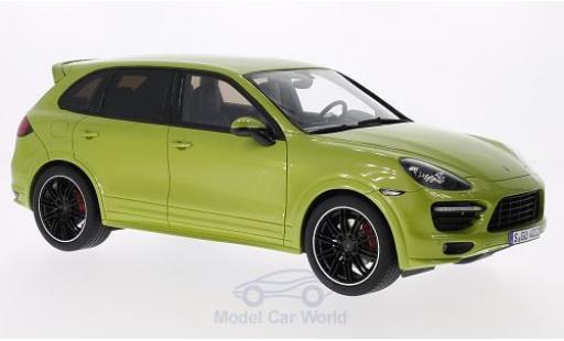 Diecast model cars Porsche Cayenne S 1/18 GT Spirit (92A) metallic green 2013 Türen und Hauben geschlossen Porsche Cayenne S 1/18 GT Spirit (92A) metallic green 2013 Türen und Hauben geschlossen diecast model cars